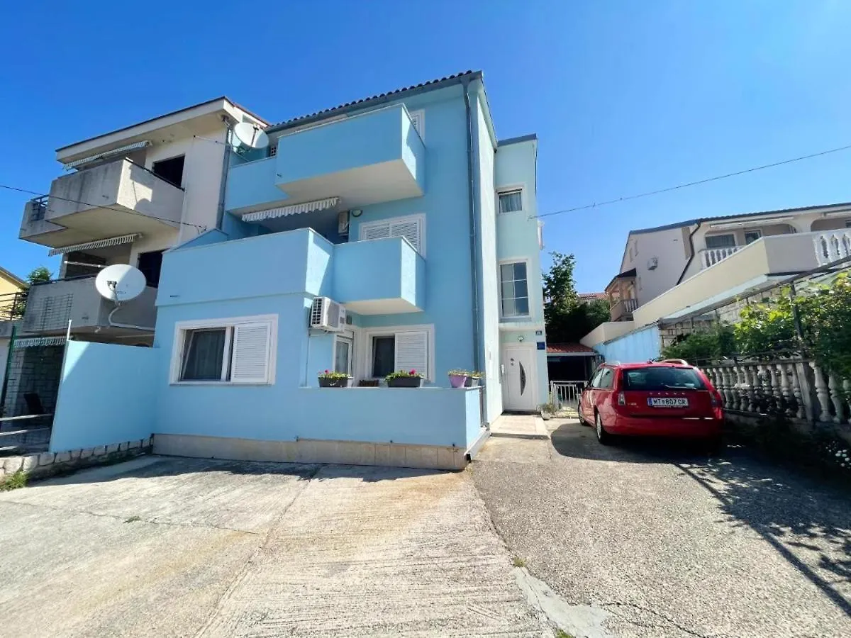 Charming Apartment In Jadranovo With Sea View 35 M²