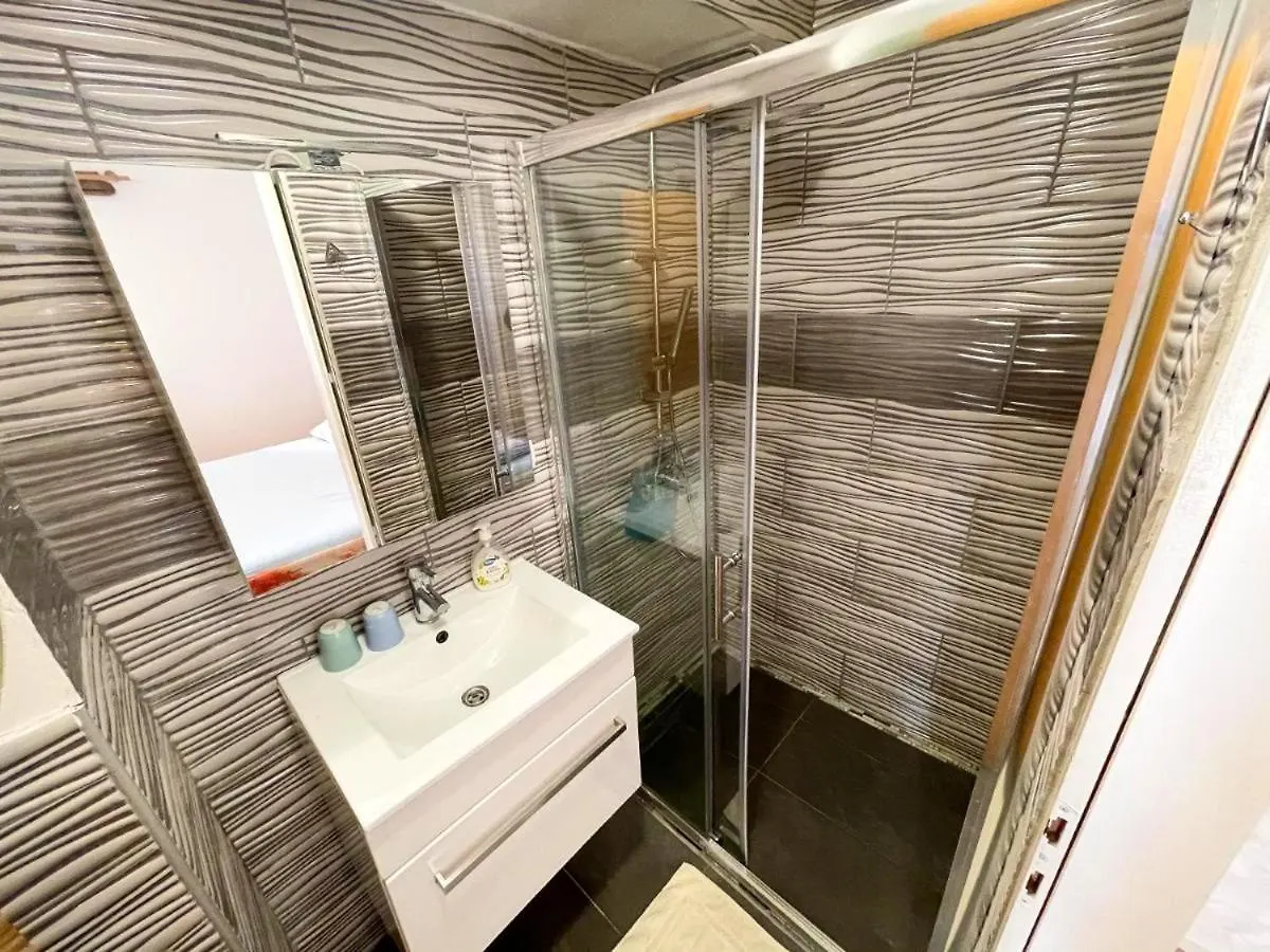 Charming Apartment In Jadranovo With Sea View 35 M² 0*,  Chorvatsko