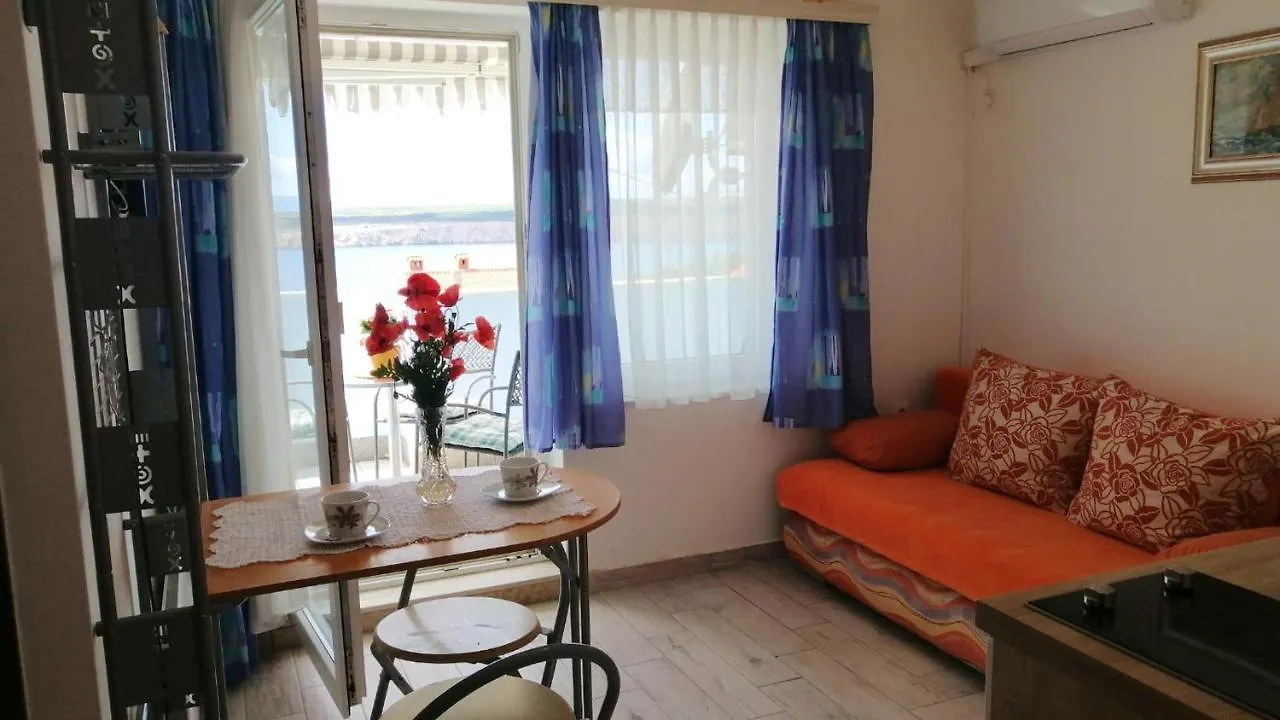 Charming Apartment In Jadranovo With Sea View 35 M²