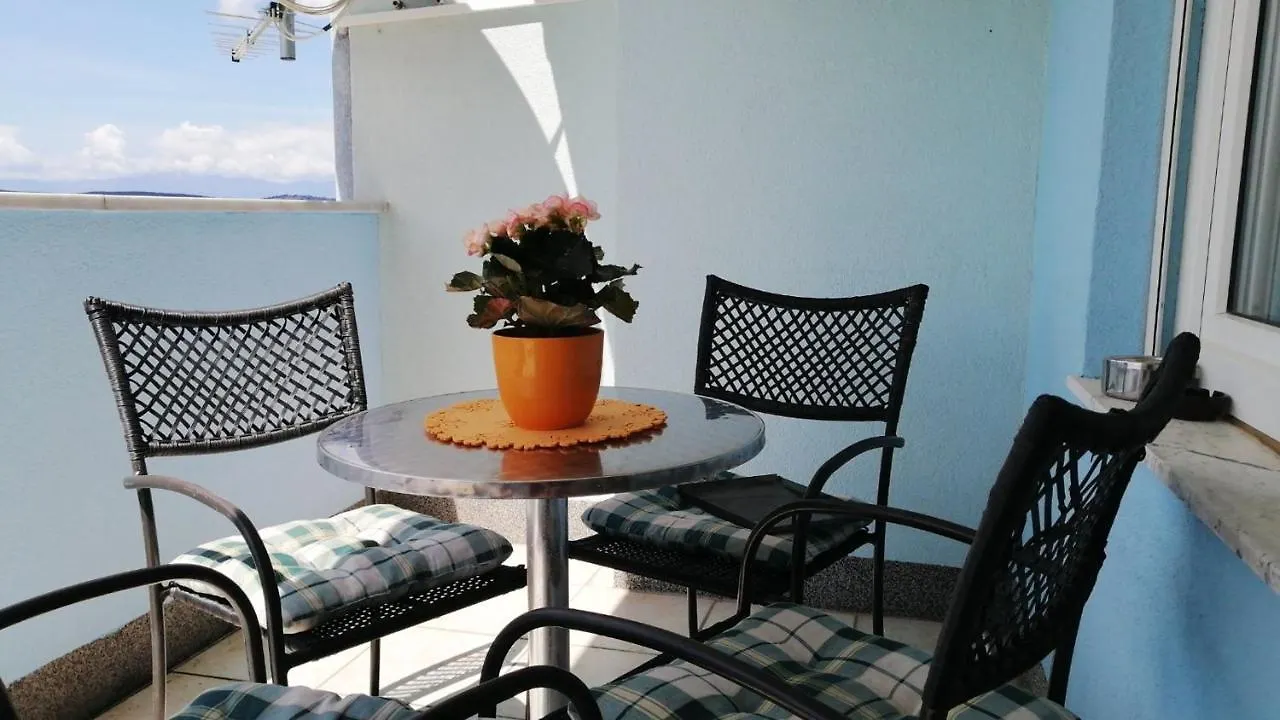 Charming Apartment In Jadranovo With Sea View 35 M² 0*,